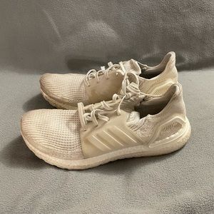 Men’s Size 11 Adidas Boost Sneaker